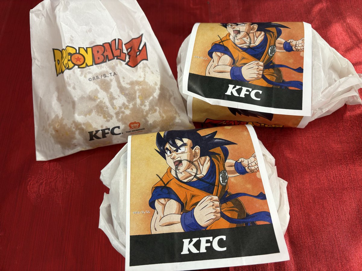 pepotaku18's tweet photo. Lo que le pedido al dragón Shenron 
en el @KFC_ES https://t.co/IqI68XWpfi