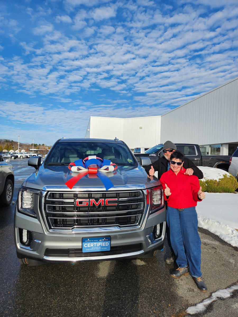 🚗✨2 Thumbs up for Jean and Alan! Big congrats on the purchase of their new GMC! 👍. Wishing you many adventures and happy miles ahead!
#GMC #HappyCustomers #BillDodgeAutoGroup