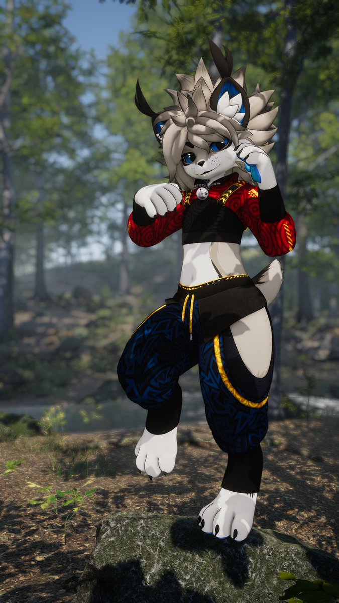 Do love the new outfit that was added to the Mayu for it's 3.0 update along with the new ears and tail;