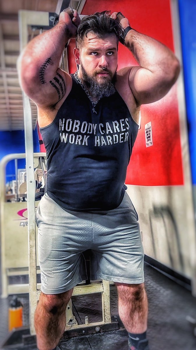Goof face activated 

#gay #gayman #gayboy #pride #gaypride #bear #gaybear #beard #beardedmusclebear🐻💪🏻 #muscle #musclebear #bearded #gaybearded #beardedgay #gayshit #porn #kink #scruff #woof #fur #model #daddy #boy #flex #gaybeard #beardedbear #bodypositive
