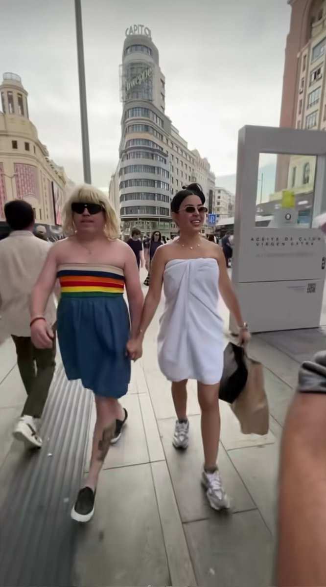 Cuantos Influencer tambien andan lavando dinero sucio ?
Y ahora andan borrando fotos