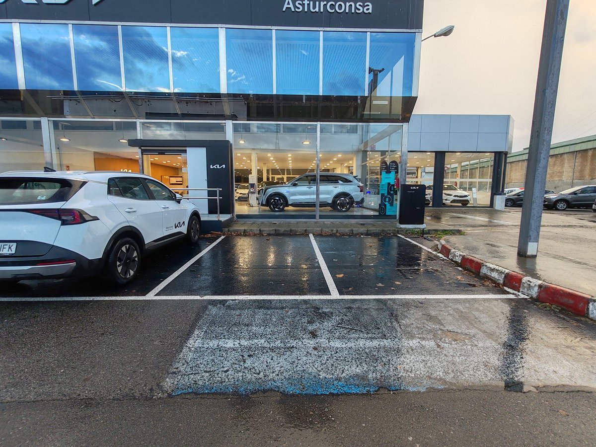 RSCHAVI's tweet photo. @KiaEspana que guapo que vuestros concesionarios roben coches. Hoy he tenido que denunciar el robo del coche por parte de Kia. Eso después de todo esto:

https://t.co/SSVmHrFRRT

https://t.co/MtYAxY5Aqz

https://t.co/1eHDG2ZTje https://t.co/DhODDfnhrq