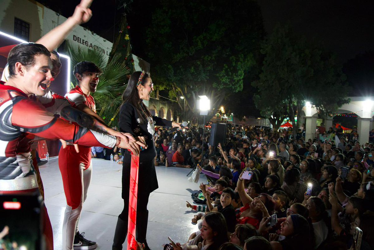 ✨ Vivimos una noche llena de magia en la Delegación Las Juntas ✨

Encendimos el árbol de Navidad, compartimos momentos inolvidables y disfrutamos de un show espectacular con los Wapayasos, que llenaron de energía y sonrisas a todas las familias.

🎄💫 Luces de Esperanza 2025