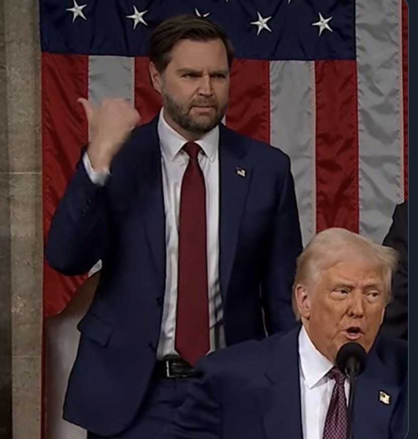 k_ovfefe2's tweet image. 