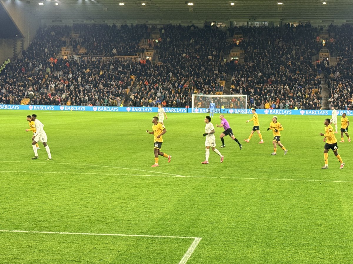 _AlwaysWolves's tweet image. HALF TIME 
Wolves 0-0 Forest THOUGHTS