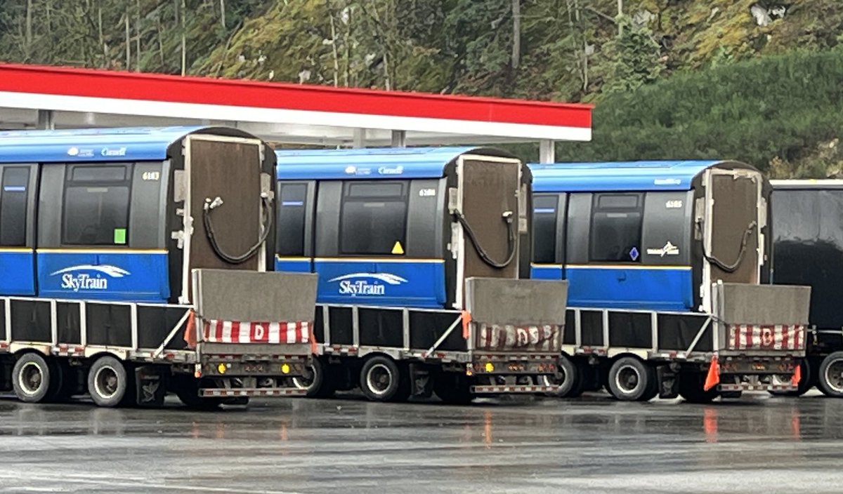 New <a href="/TransLink/">TransLink BC</a> Mark V SkyTrain cars fuelling up in Hope before heading to their new home in Metro #Vancouver. 😏 Made in Quebec, tested in Ontario then shipped on flatbed 4,600-kilometres to #BC. 📸Carlton McNaughton <a href="/simisara730CKNW/">Simi Sara</a>