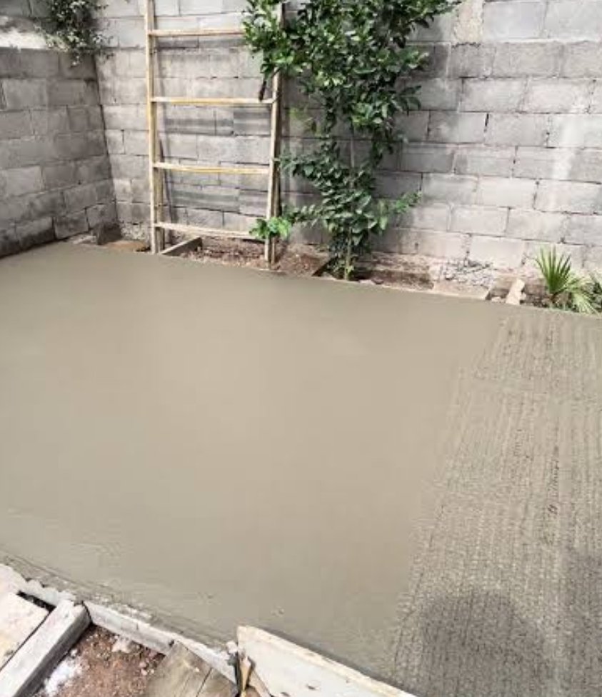 biktor_182's tweet photo. @CEMEXMx @TigresOficial Sin duda lo volvería a usar es la mejor marca, esto fue en un firme de mi patio, y usaría en la realización del porche.
#CemexEsTigre #Cemex https://t.co/T1meAt9bD7