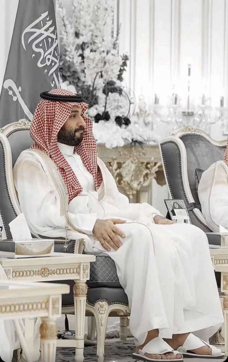 #محمد_بن_سلمان_في_البحرين
•
•
•
•🎵🇸🇦🎶

حفظه الله في حله وترحاله ..