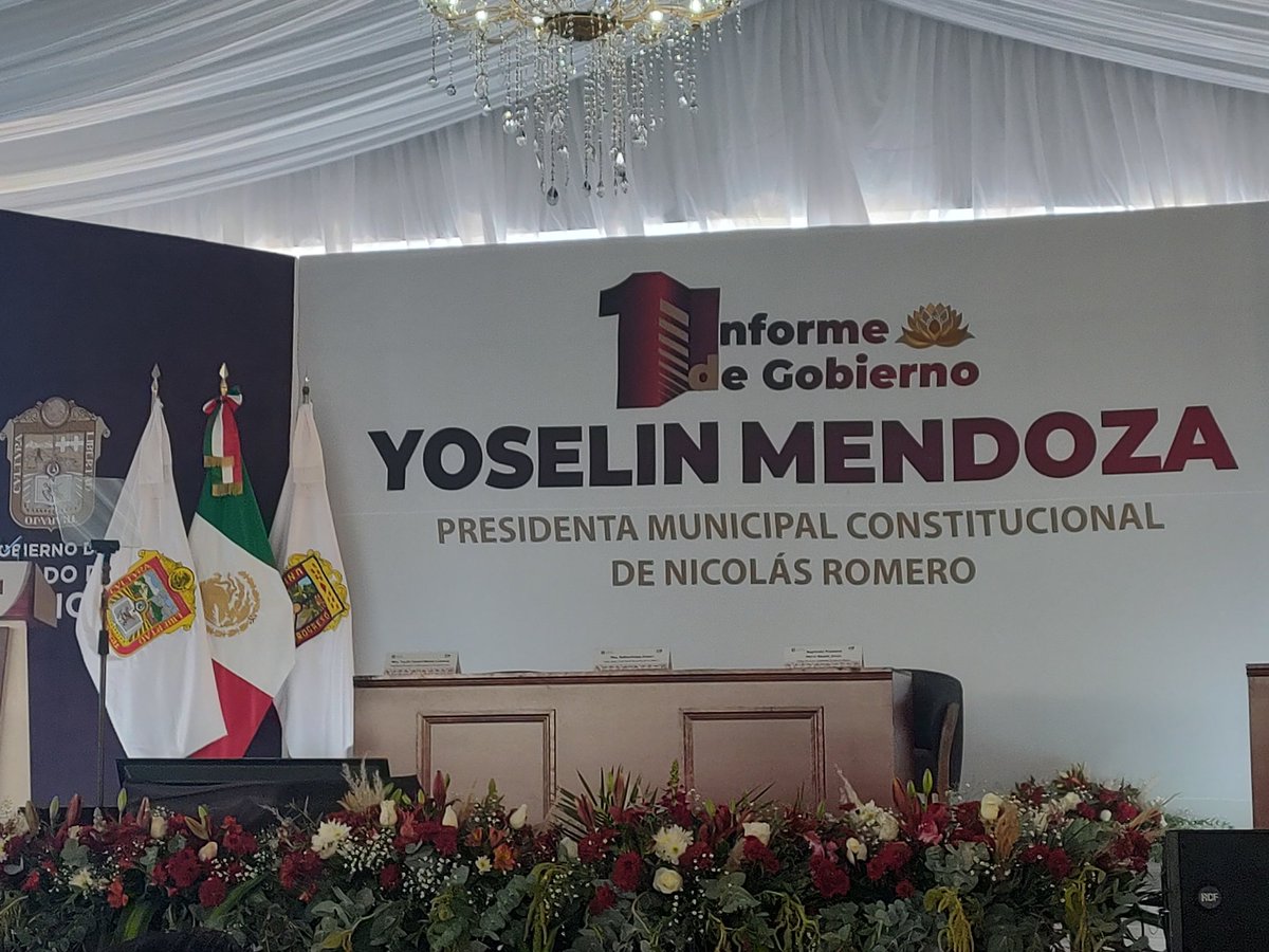 Extendemos una cálida felicitación a Yoselín Mendoza, Presidenta Municipal de Villa Nicolás Romero, por su 1er. Informe de Gobierno. El CECyTEM. Su apoyo para nuestra institución es de gran valía #SomosLeopardos #ElPoderdeServir