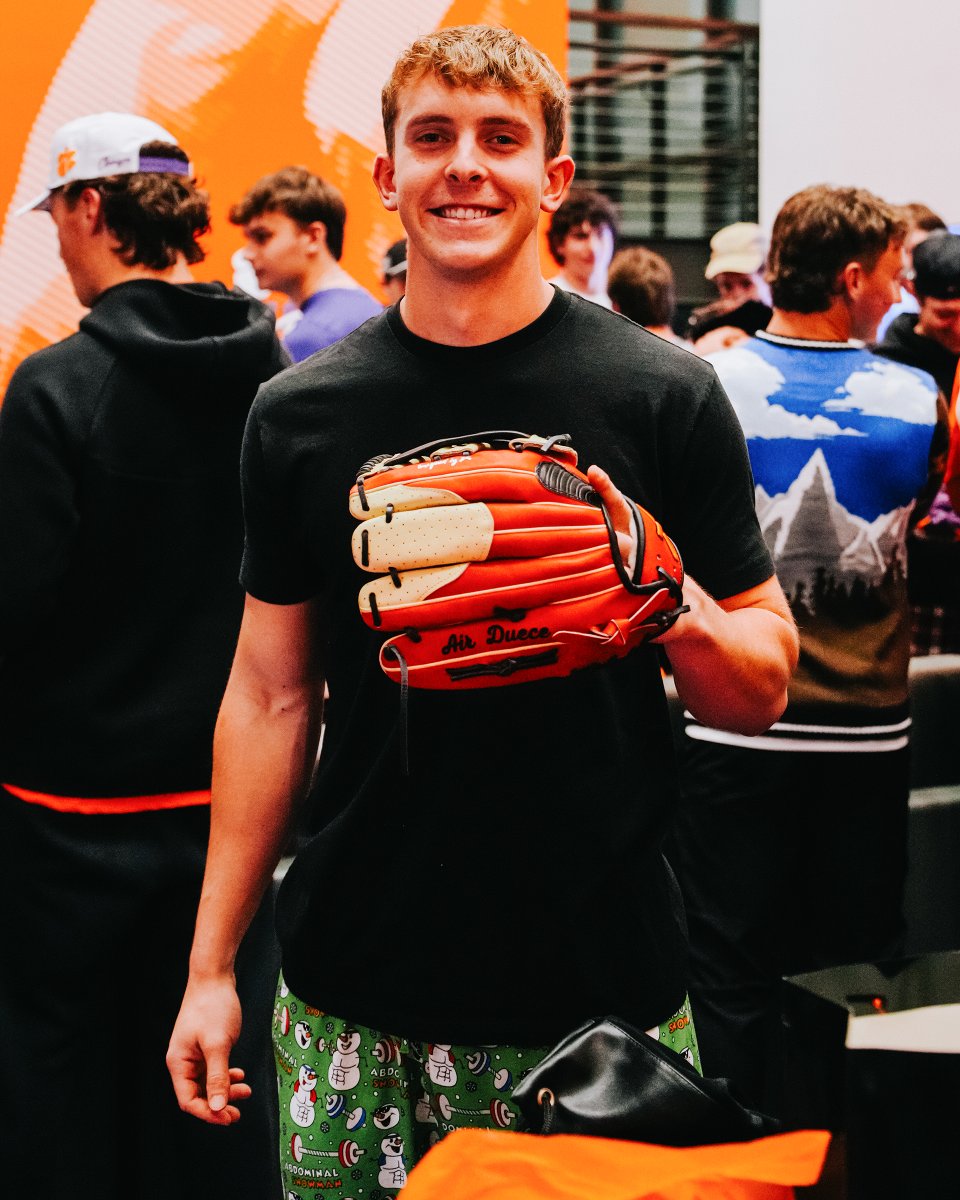 Clemson Baseball tweet media