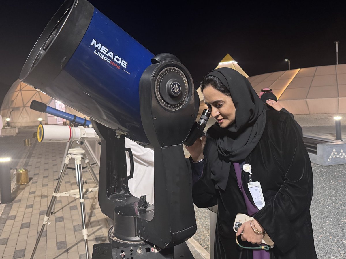 manarthail's tweet image. #زيارة 

تشرفت منارة حائل الفضائية هذا المساء  الأربعاء 3 ديسمبر 2025م بزيارة أ.  نهى  من ديوان الوزارة -وكالة الوزارة لتنمية قدرات الطلاب ورئيس الموهوبين أ. عيسى الغيثي حيث اطلعوا على قبة الموهوبين وشاهدوا التقنيات الحديثة كما اخذوا جولة كاملة على مرافق المنارة @emara_hail