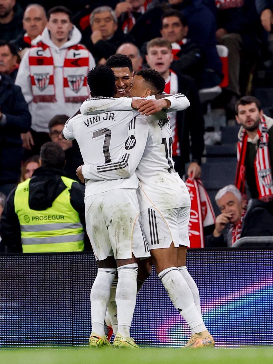 🏠 Celta Vigo
🏠 City
✈️ Alaves
🏠 Sevilla

Plus que 4 matches avant la fin de l’année.