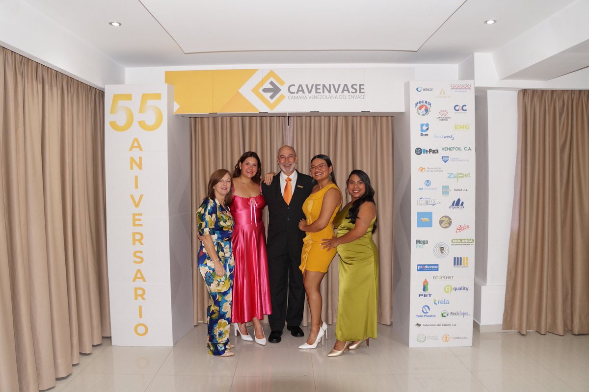 El pasado viernes 28 de noviembre, CAVENVASE realizó un cóctel en celebración de su 55 Aniversario, así como del cierre de actividades del año 2025,  junto a sus afiliados, colaboradores y representantes gremiales.

¡Gracias por acompañarnos!