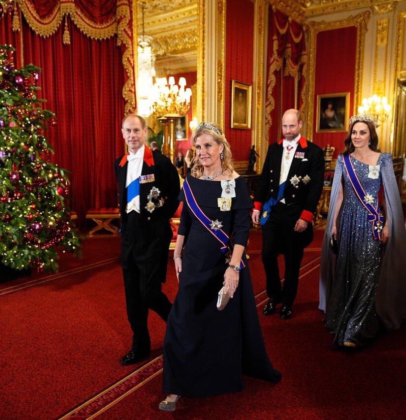 ✨NEW

Our Fab4 attending the State Banquet today ♥️

The Duke and Duchess of Edinburgh and The Prince and Princess of Wales

Love them together 

📸Aaron Chown