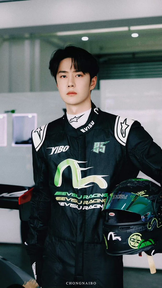 名残月さん　専用　王一博 user_07f11068さん 専用 雑誌王一博公式 - メルカリ