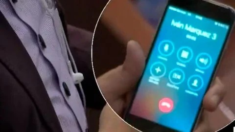 <a href="/CeDemocratico/">Centro Democrático</a> Recuerden la pantalla del celular del senador candidato estando en sesión del senado!!