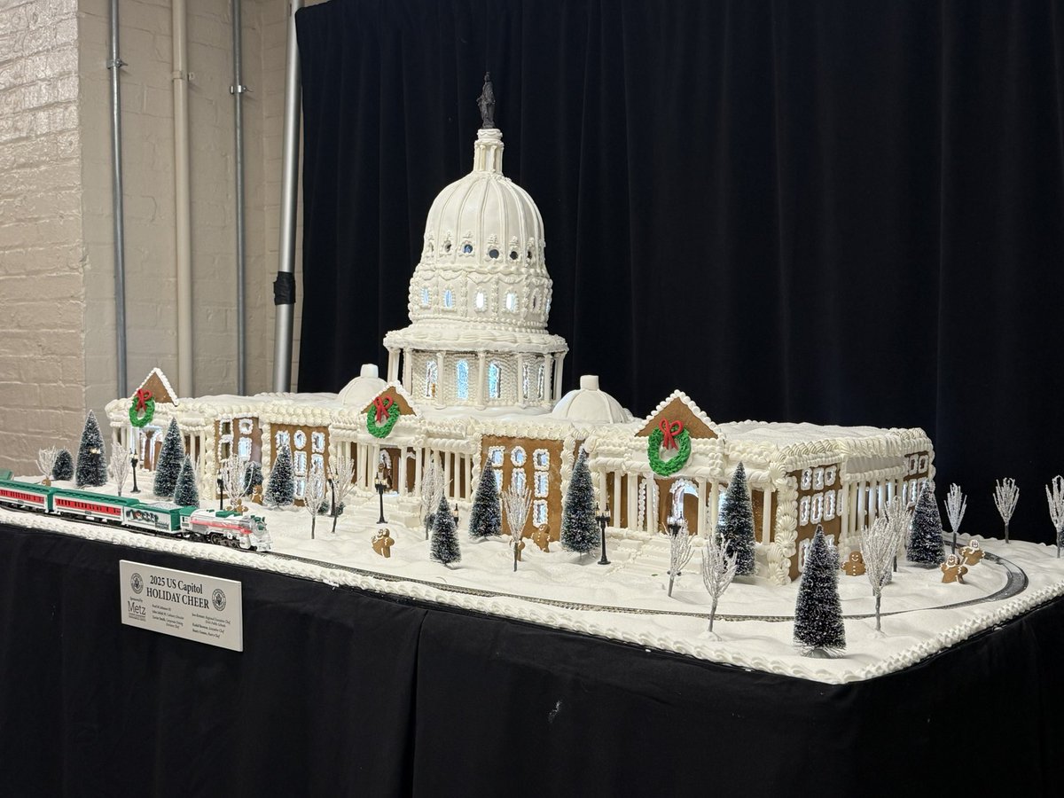 The Capitol Gingerbread has arrived!! I am pleased.