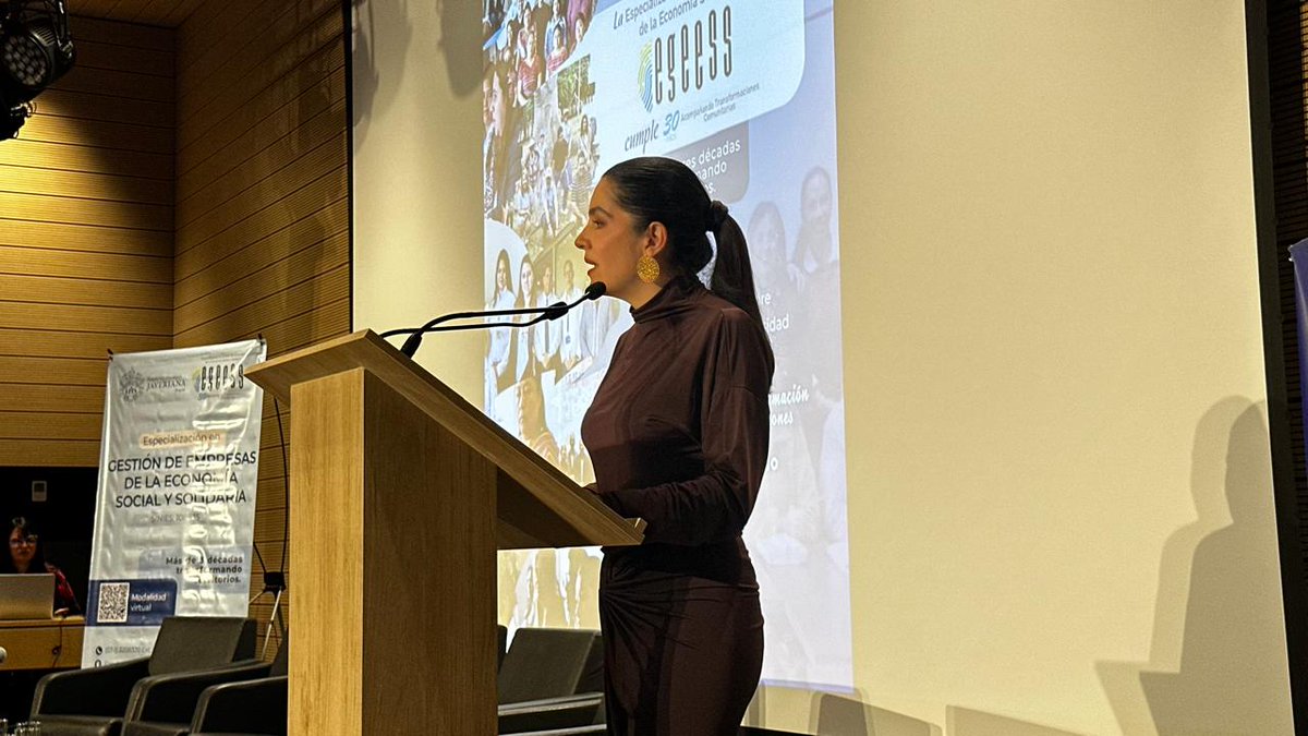 Fogacoop acompañó la celebración de los 30 años de la Especialización en Gestión de Empresas de la Economía Social y Solidaria de la <a href="/UniJaveriana/">Pontificia Universidad Javeriana</a>.
Un programa histórico que ha formado líderes clave para el sector solidario.
Nuestra directora, <a href="/megrueso/">Maria Elena Grueso</a>, destacó:
 “La formación