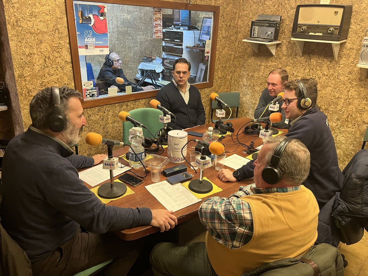 #OndasDePasión10 | Tras la interesantísima sección del tan aclamado Alfonso Martín-Bejarano, recibimos al capataz Ezequiel Simancas:

✅ “Nosotros intentamos no apropiarnos de algo que no nos pertenece. Estamos al servicio de las hermandades”.