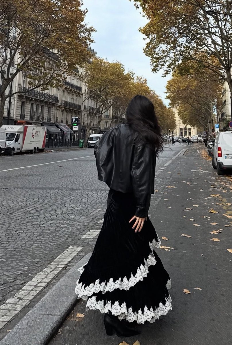 ClassSaudi's tweet image. Cozy Winter Mood  🫧🖤

By Falda