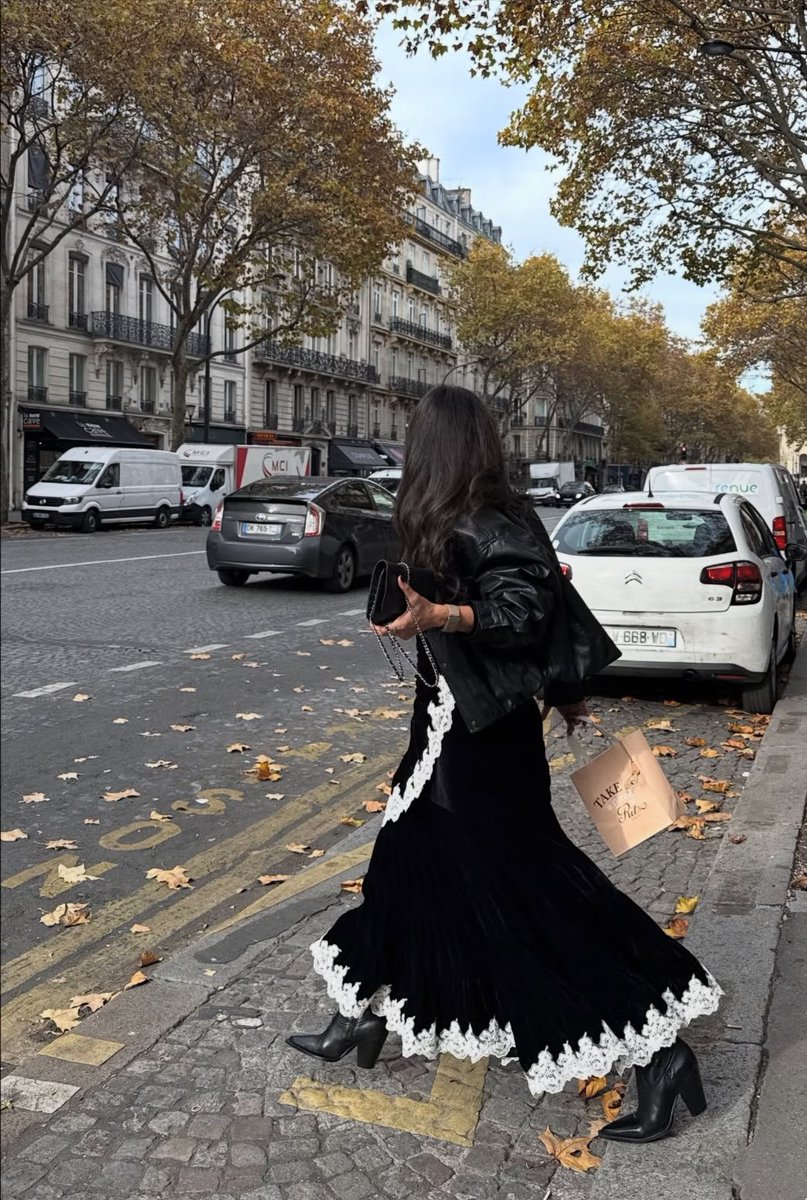 ClassSaudi's tweet image. Cozy Winter Mood  🫧🖤

By Falda