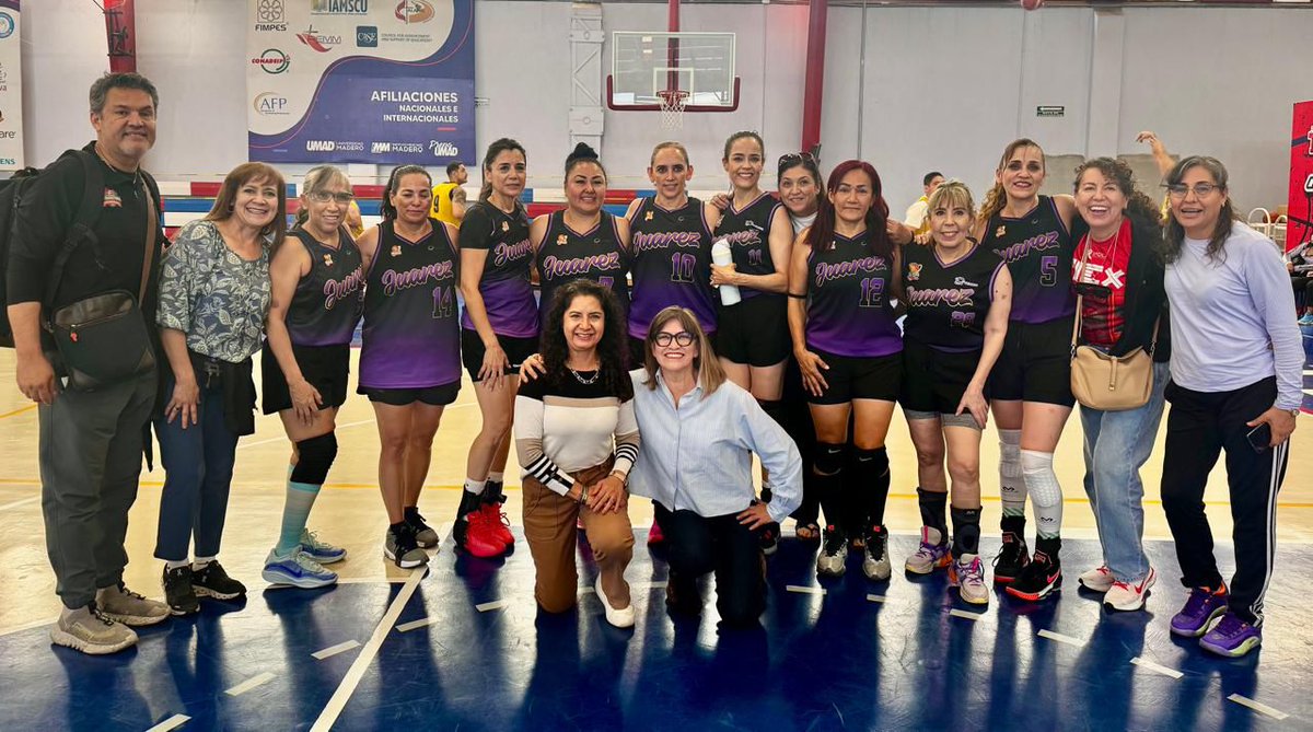 NexoInformativo's tweet photo. Máster Juárez Bicampeón Nacional de Maxi Baloncesto Femenil
Máster Juárez, se coronó bicampeón nacional en la categoría 54+ del Campeonato Femenil de Maxi Baloncesto, celebrado en Puebla del 13 al 17 de noviembre en Puebla.
El equipo dirigido por su Entrenador José Luis Vázquez https://t.co/iGiS4y1bL3