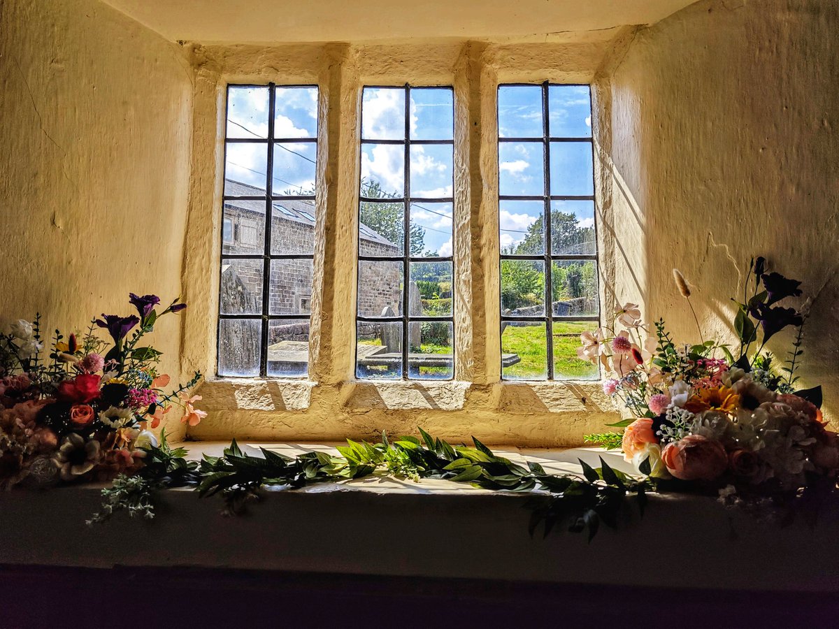 chrisbu03352910's tweet image. #AlphabetChallenge #WeekWforWindows 
Featuring #RoseWednesday at Midhopestones...😊
📸