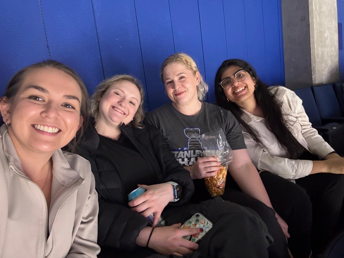 From trauma bays to Tampa Bay ⚡️ Wellness night with the team!

#EMWellness #ResidentLife #TampaBayLightning #HockeyNight #EMFam #WellnessWins #GMEWellness