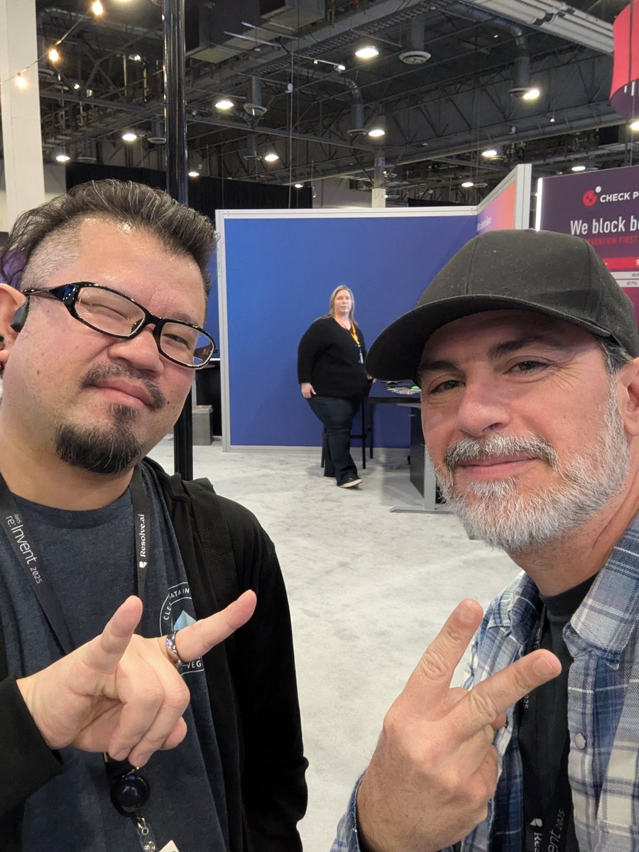 recursivecodes's tweet image. Look who I found! @Typhon666_death 🤘