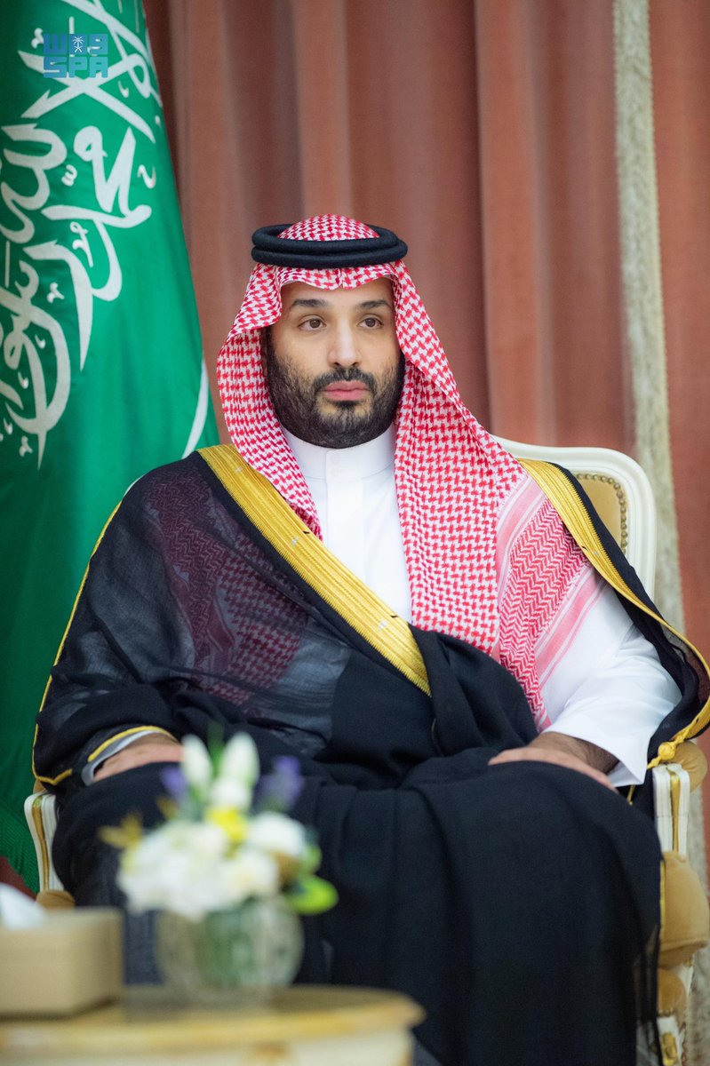 خلال 24 ساعة كان جدول سمو سيدي #ولي_العهد الأمير #محمد_بن_سلمان المنشور عبر واس الملكية كالتالي:
1-السفر إلى المنطقة الشرقية.
2-رئاسة مجلس الوزراء واعتماد الميزانية.
3-يؤدي السفراء المُعينون حديثًا القسم أمامه.
4-يستقبل أصحاب السمو والفضيلة والمعالي والمواطنين.
5-يُعزي رئيس