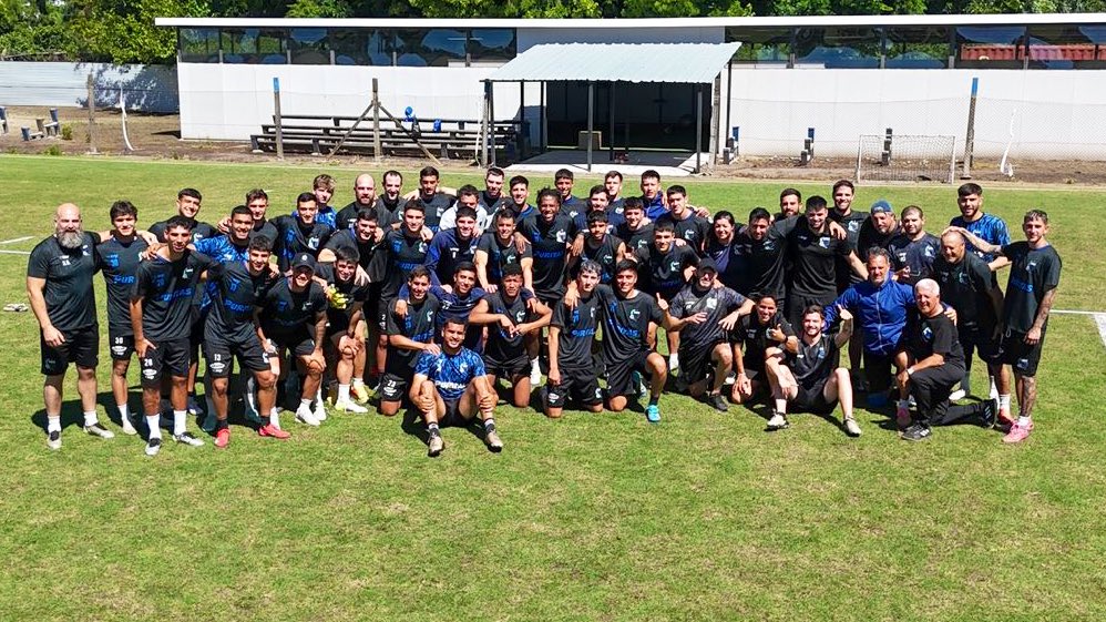 Sé que son ustedes quienes resignan tiempo y se privan de ciertos privilegios merecidos, simplemente porque en el corazón les late un sueño.

Gracias <a href="/LiverpoolFC1915/">Liverpool Fútbol Club</a>  🖤💙