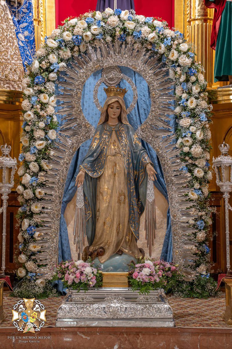 #ACTUALIDAD | La Inmaculada Milagrosa de la <a href="/hdadstagenoveva/">Santa Genoveva</a> lució el pasado miércoles 27 de noviembre la ráfaga de plata de Nuestra Señora de la Encarnación para la Función Principal en su honor y su posterior besamanos. 

📸 Hermandad.
#VeraCruzAznal