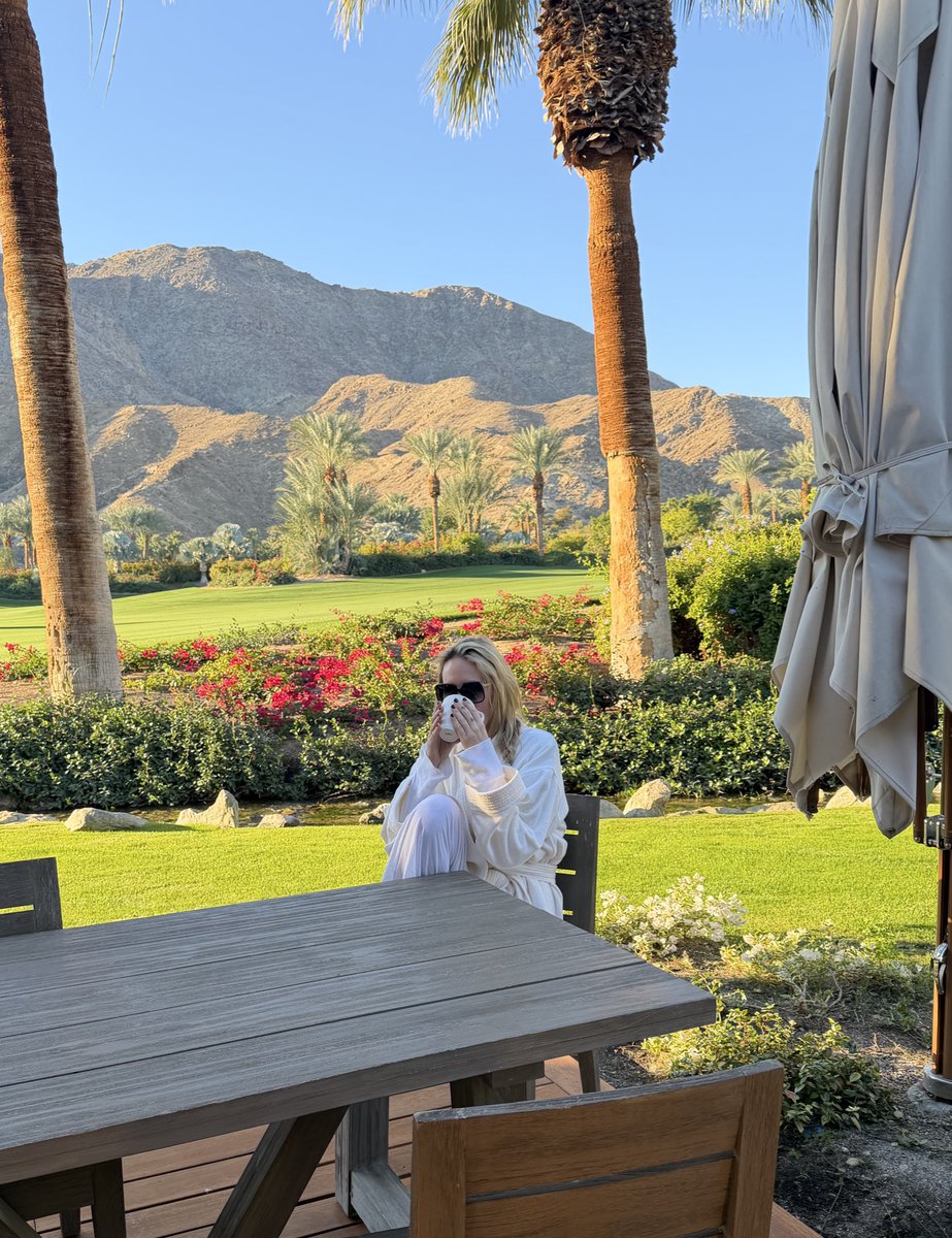 Someone in my inbox: “Hi Kat! Was wondering if you have any last min-”

Me: