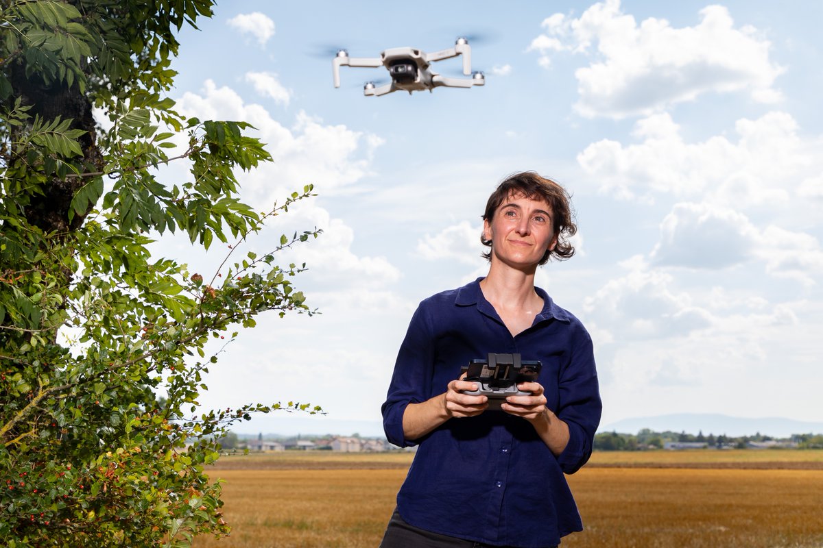 FCC_study's tweet image. 📣 December 2025 - FCC Calendar !

Christiana : &quot;Find ways to move beyond the social conditioning that makes you hesitate!&quot;

🎬 Watch the full interview:
youtu.be/41dHNL-lp6Q?si…

👉 fcc-cal2025.web.cern.ch/12.html

linktr.ee/FCC_study

#FCC  #WomenInScience #FutureAccelerator