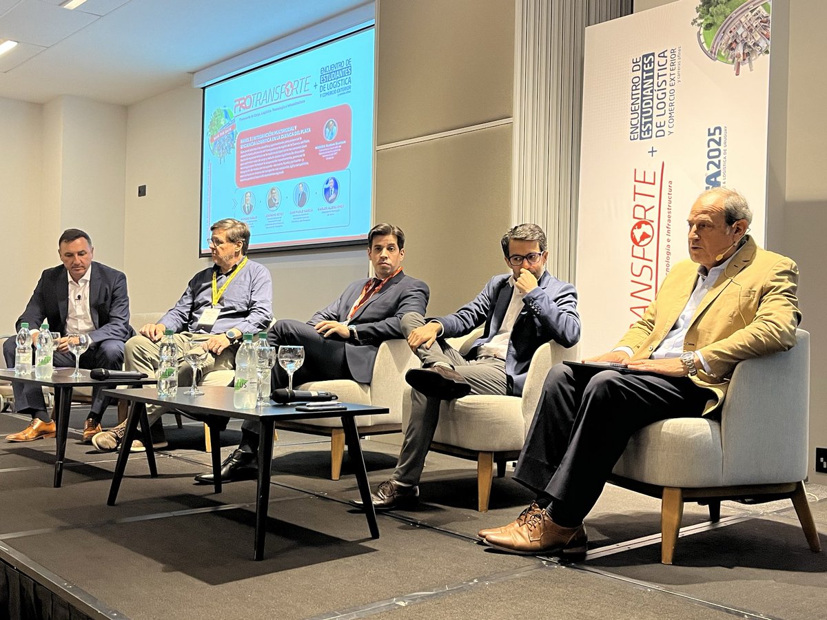 El presidente de INALOG inauguró #ExpoCarga2025 y participó en el panel sobre Integración Multimodal, destacando la importancia de fortalecer la cooperación regional y la articulación público-privada para una logística más eficiente y competitiva. #UruguayLogístico