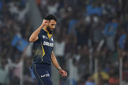 Time to go bruv. He's 29 not a youngster, has been a part of the side for the last 3-4 years consistently, never performed at international stage barring 2-3 spells (not even matches) tbh he's worse than Harshit Rana. Time to groom someone else.
#INDvsSA #prasidhkrishna