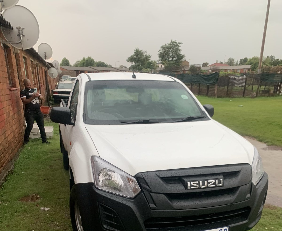 QedaZA's tweet image. It’s December time now, many people are moving their goods from point A to point B. While at it, let me assist you. WhatsApp or call me on 0814618132