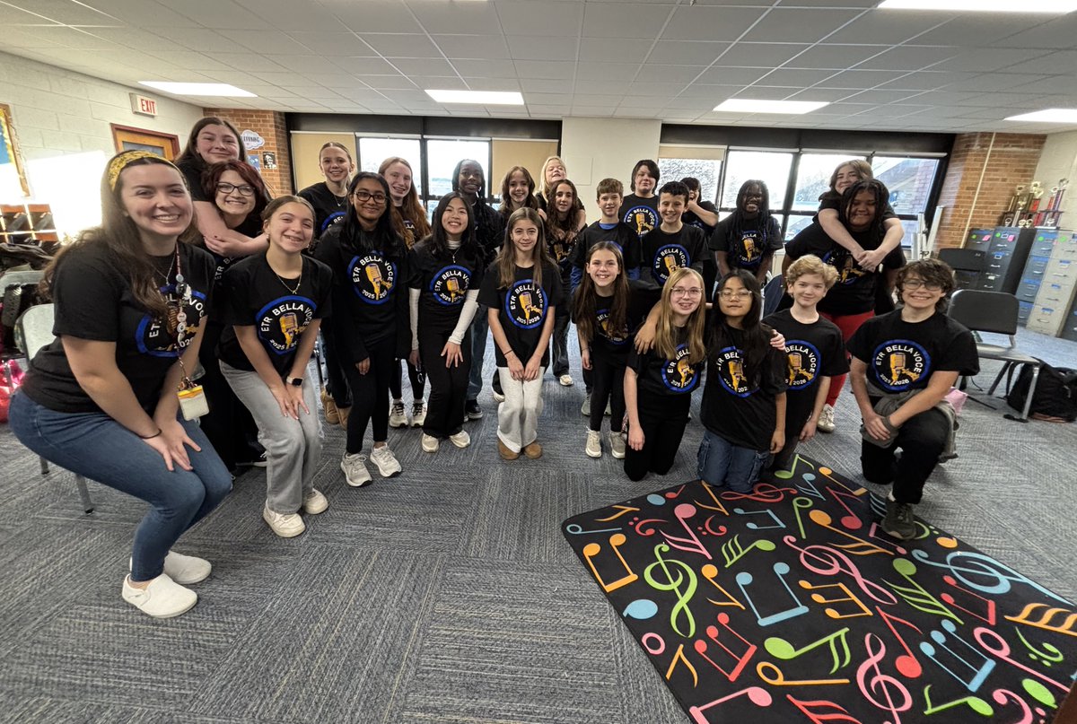 SpringfieldSD's tweet image. Check out E.T. Richardson’s Bella Voce. A beautiful performance that brings the season to life. ❄️✨ #PrideInAllThings

Link: youtube.com/watch?v=OHcA9s…