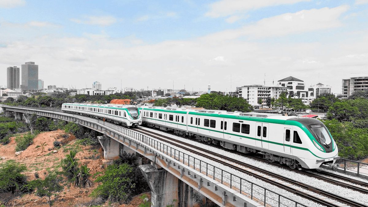 whitenigerian's tweet photo. Imagine a future where you live in Niger State and work in Abuja, or live in Nasarawa and work in Abuja, with ease. If I were the Governor of Nasarawa or Niger State, my first move would be to sit with the FCT Minister and push for modern railway connections, Keffi to Abuja, Suleja to Abuja. We must build a proper, reliable transportation system that truly serves our people.