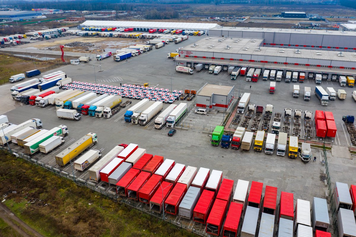 FleetUp's tweet photo. Run Your Fleet Like a Command Center, Not a Patchwork System

If your visibility ends at “vehicles only,” you’re already behind. FleetUp puts everything on one screen: as you scale, it scales: real-time visibility, AI dashcams, workforce tracking, mobile timecards, all synced. https://t.co/ZHJRZr9W2j
