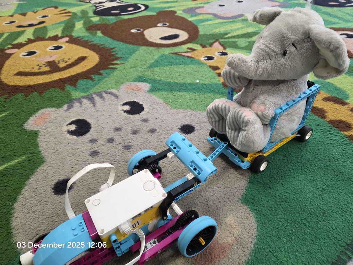 TsuiAllen's tweet image. These #CodingSuccess2025 Lego Spike Prime #GearUpGearDown buggies based on build instructions from @raisingrobots are @SwailesRuth capable of covering the toughest terrain in any school... post lunch Reception Technology Time...