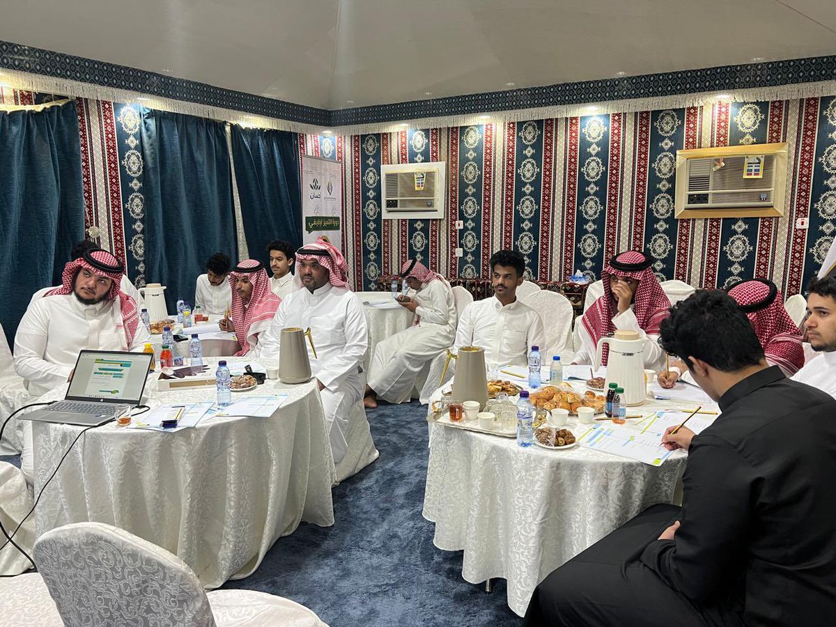 godaid_t's tweet photo. وفي ثاني البرامج التدريبية التأهيلية لسوق العمل للشباب نفذت الجمعية بمقرها في يوم الثلاثاء الموافق ١٤٤٧/٦/١١ دورة بعنوان ( إعداد السيرة الذاتية) والمعتمدة من المؤسسة العامة للتدريب التقني والمهني وذلك بالتعاقد مع معهد جدة الدولي للتدريب بحضور ١٥ متدربآ https://t.co/axdrvtgpFi