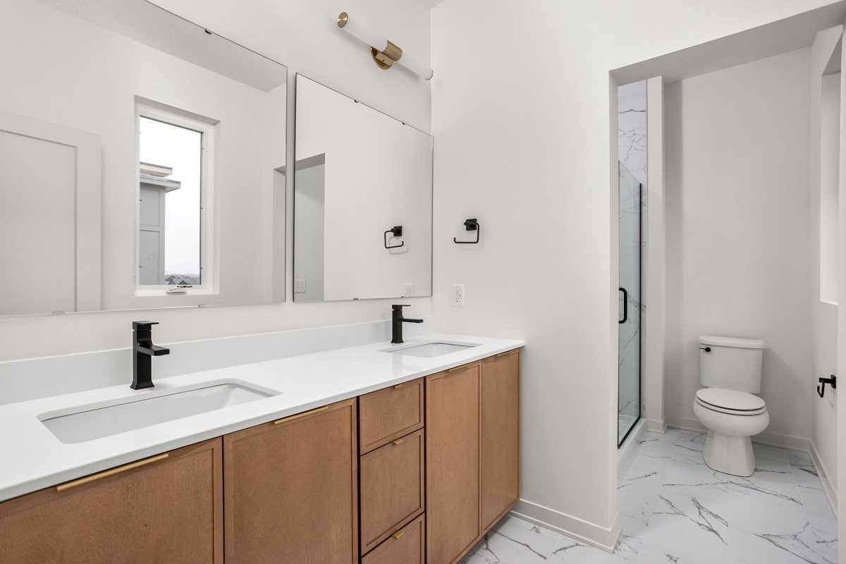 New photos just dropped 👀✨
The Towns at Midland are looking better than ever!
Ready to start the new year in a new home? Looking for a maintenance-free lifestyle?
Our sleek, modern townhomes are the perfect upgrade from renting to owning.
Explore more → loom.ly/2zvpJOE