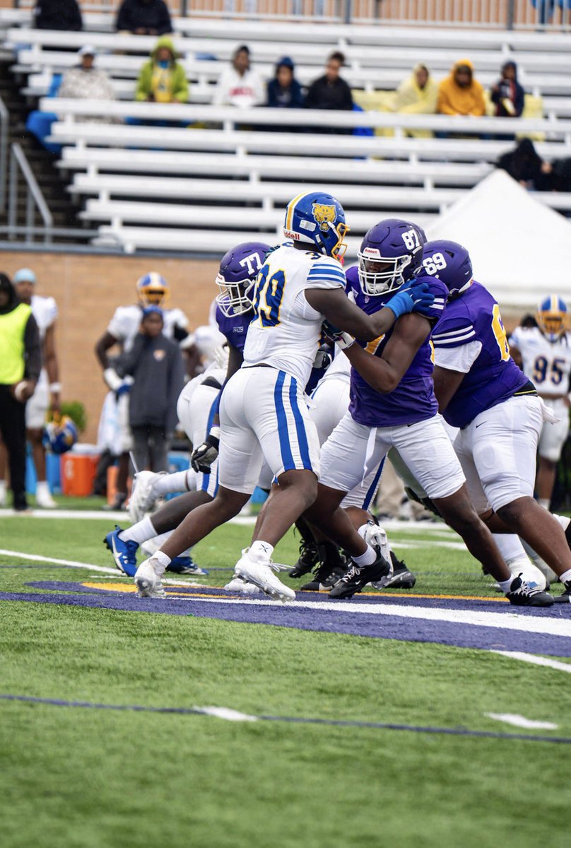 RalphealWillia5's tweet image. 6’5 262 TE🎟️

I thank you god for it all!