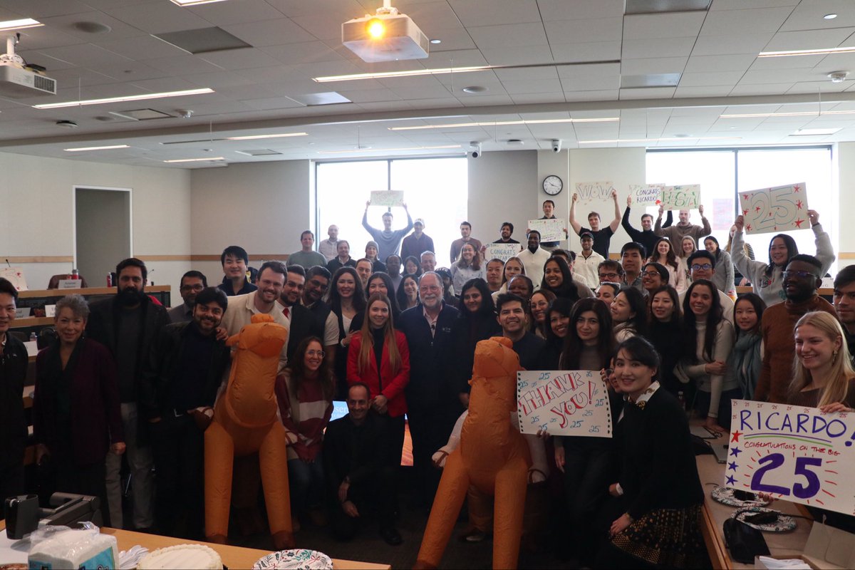 Today, on the last day of classes for the semester, students celebrated <a href="/ricardo_hausman/">Ricardo Hausmann</a> for 25 years of teaching at HKS <a href="/Kennedy_School/">Harvard Kennedy School</a>. 🎊