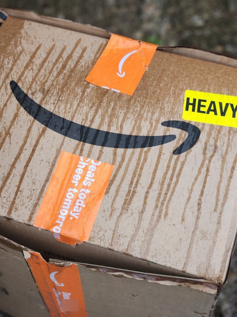 pissedconsumer's tweet image. Amazon "left out in the rain" packages. 
Your thoughts?

#Amazon #AmazonDelivery #Delivery