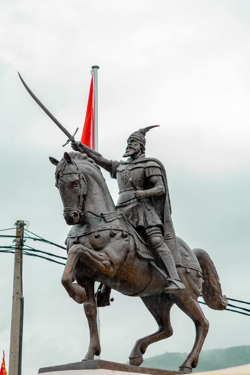 Monumenti i Heroit Kombëtar Gjergj Kastriotit Skënderbeut, tani edhe në Garana të Kërçovës, Iliridë.🇦🇱❤️