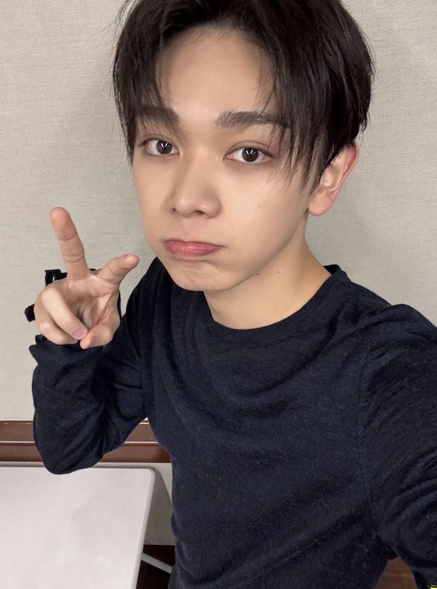 まっって自撮り🤳写真最高すぎるって( ú ·̫ ù )💘 これのトレカほしい