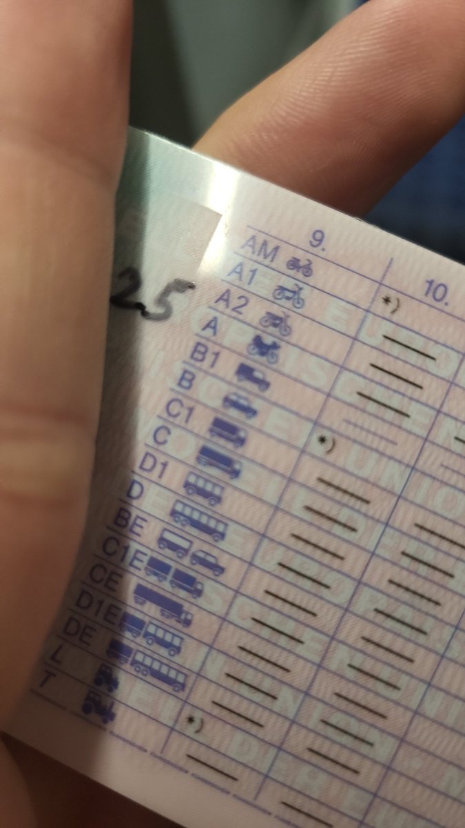 einfach man zahlt für so ne scheiß karte 3000 euro