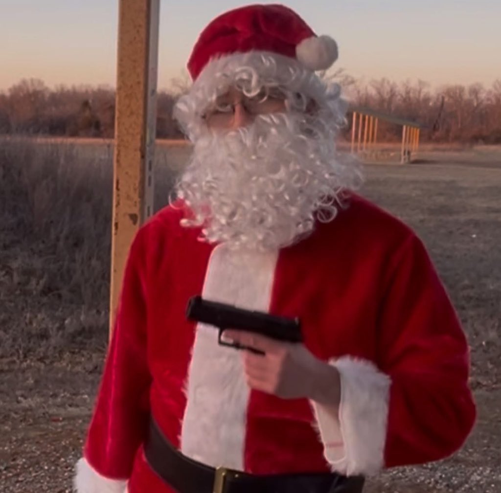 Like this post if you wanna see Santa duel wielding a <a href="/NighthawkCustom/">Nighthawk Custom</a> AND an <a href="/EdBrownProducts/">Ed Brown Products</a> 1911.